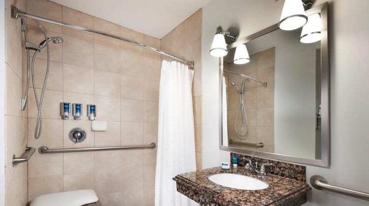 Four Points by Sheraton Kansas City Arpt Room