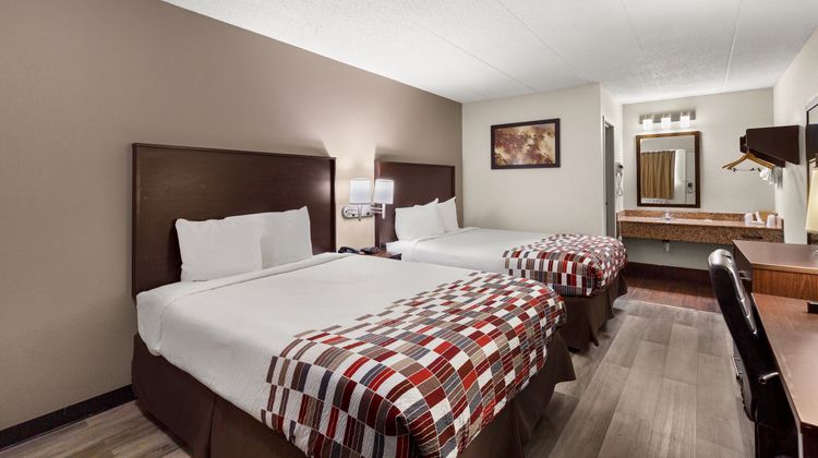 Red Roof Inn Springfield, IL Room