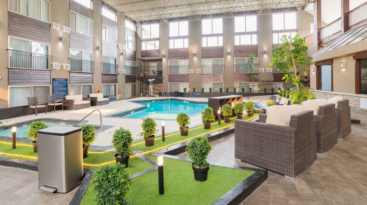 Sandman Hotel West Edmonton Pool