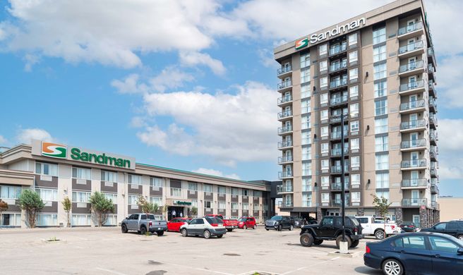 Sandman Hotel West Edmonton Exterior