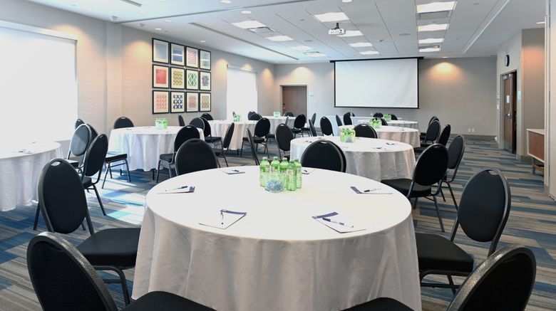 <b>Holiday Inn Express & Suites Aurora Ballroom</b>. Images powered by <a href="https://www.leonardoworldwide.com/" title="Leonardo Worldwide" target="_blank">Leonardo</a>.