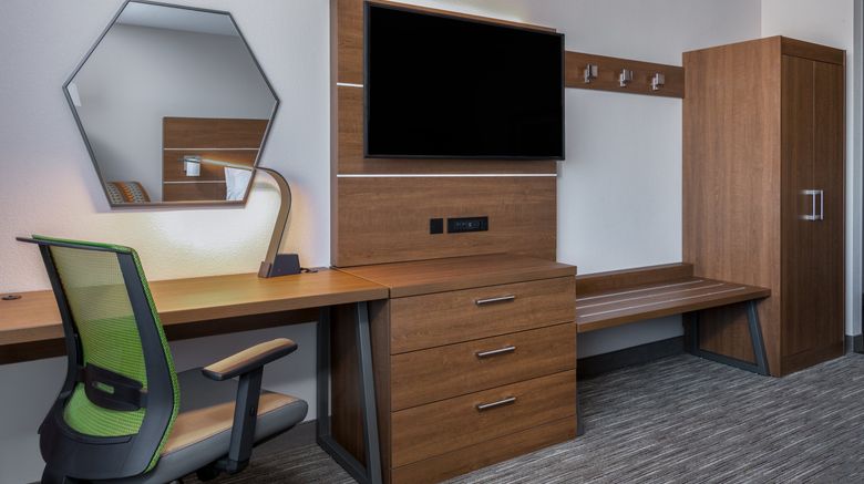 <b>Holiday Inn Express & Suites South I-25 Room</b>. Images powered by <a href="https://www.leonardoworldwide.com/" title="Leonardo Worldwide" target="_blank">Leonardo</a>.