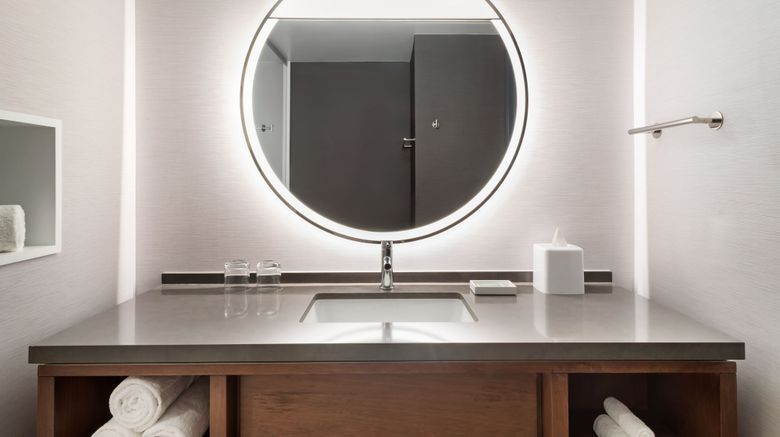 <b>Courtyard Marina del Rey Room</b>. Images powered by <a href="https://www.leonardoworldwide.com/" title="Leonardo Worldwide" target="_blank">Leonardo</a>.