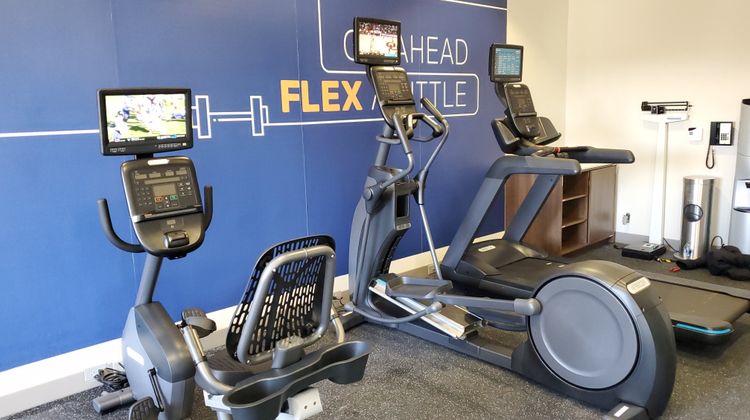 Holiday Inn Express Hotel & Suites Health Club