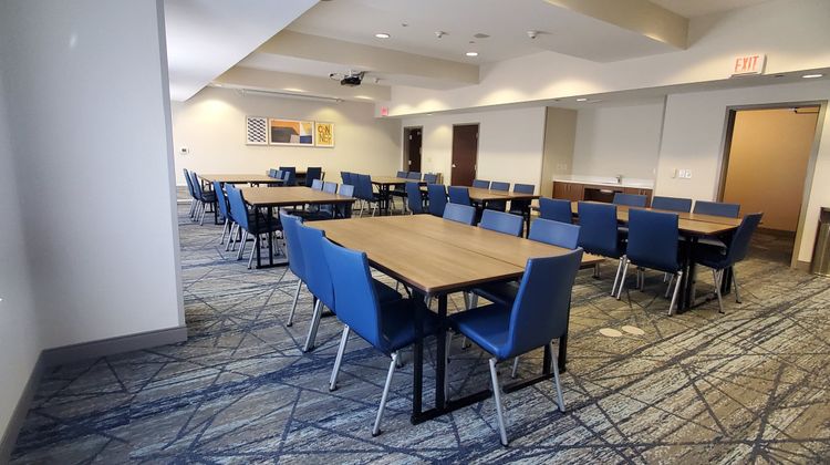 Holiday Inn Express Hotel & Suites Meeting