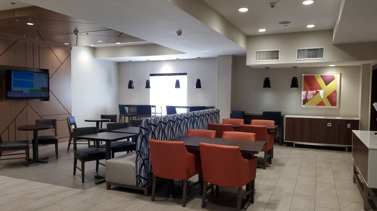 Holiday Inn Express Hotel & Suites Restaurant