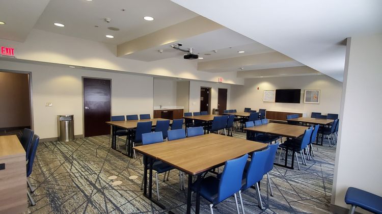 Holiday Inn Express Hotel & Suites Meeting