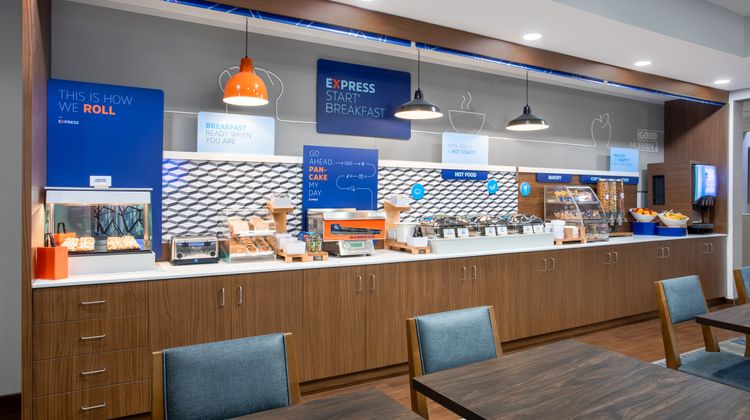 Holiday Inn Express & Suites Clinton Restaurant