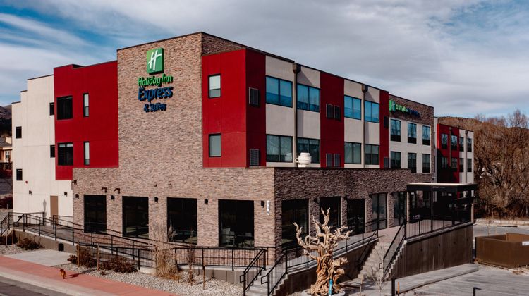 Holiday Inn Express/Stes Manitou Springs Exterior