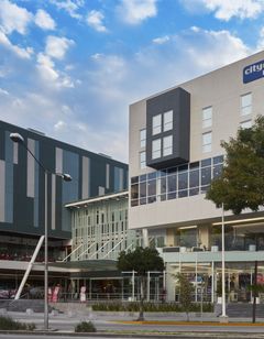 City Express by Marriott La Raza