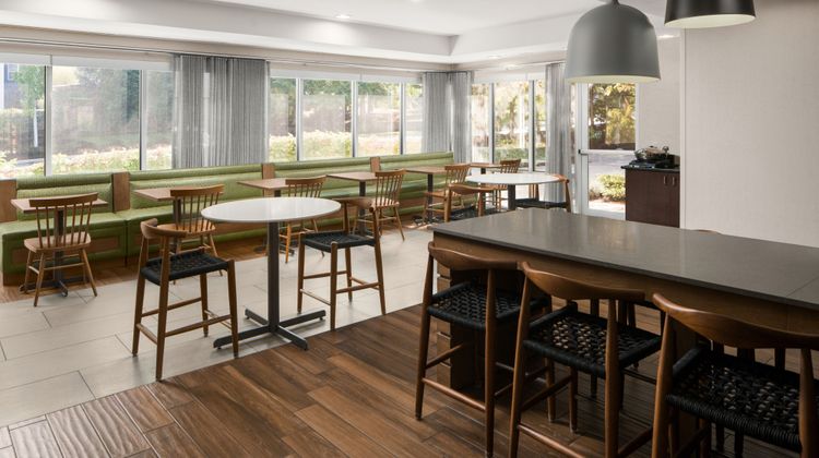 Fairfield Inn & Suites by Marriott Restaurant