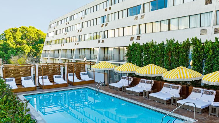 Hotel Dena Pasadena, Tribute Portfolio Pool