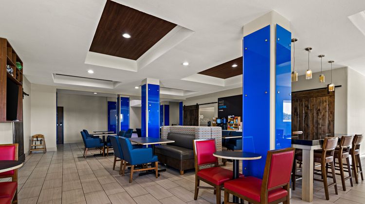 Holiday Inn Express & Stes Okmulgee Restaurant