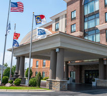 Holiday Inn Express Hotel & Suites Exterior