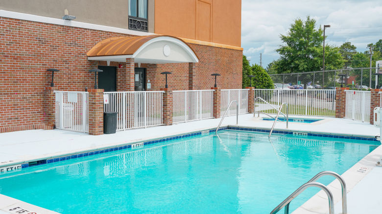 <b>Holiday Inn Express Hotel & Suites Pool</b>. Images powered by <a href="https://www.leonardoworldwide.com/" title="Leonardo Worldwide" target="_blank">Leonardo</a>.