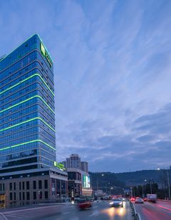 Holiday Inn Express Bazhong Center
