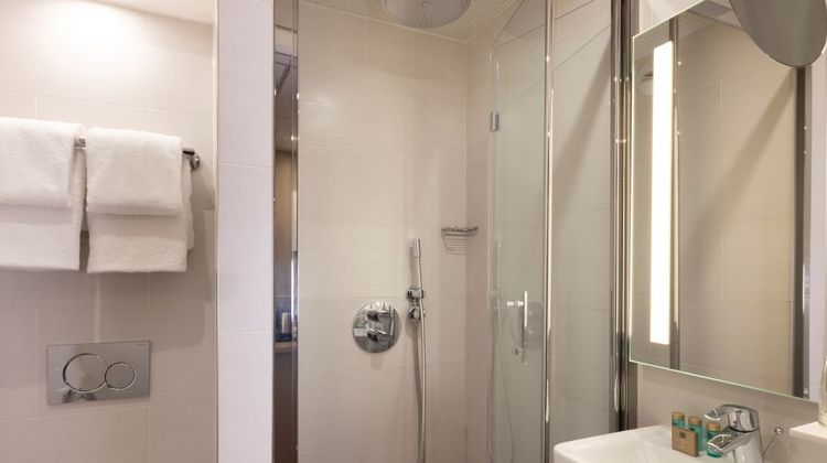 Hotel Theoreme Room