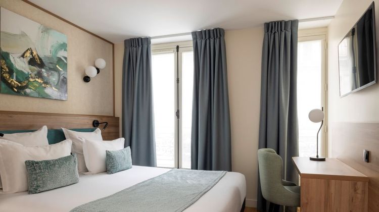 Hotel Theoreme Room