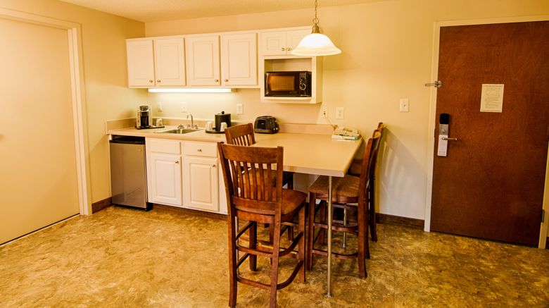 <b>Landmark Inn Room</b>. Images powered by <a href="https://www.leonardoworldwide.com/" title="Leonardo Worldwide" target="_blank">Leonardo</a>.