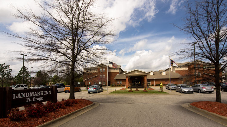 Landmark Inn Exterior