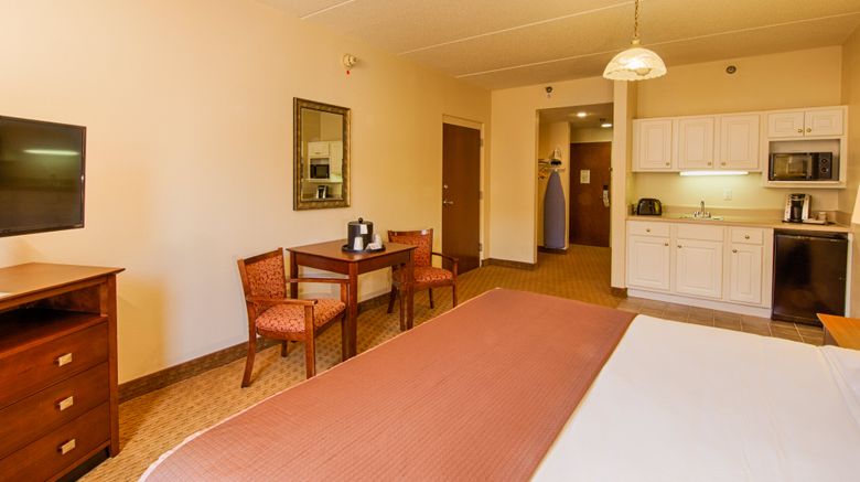 <b>Landmark Inn Suite</b>. Images powered by <a href="https://www.leonardoworldwide.com/" title="Leonardo Worldwide" target="_blank">Leonardo</a>.