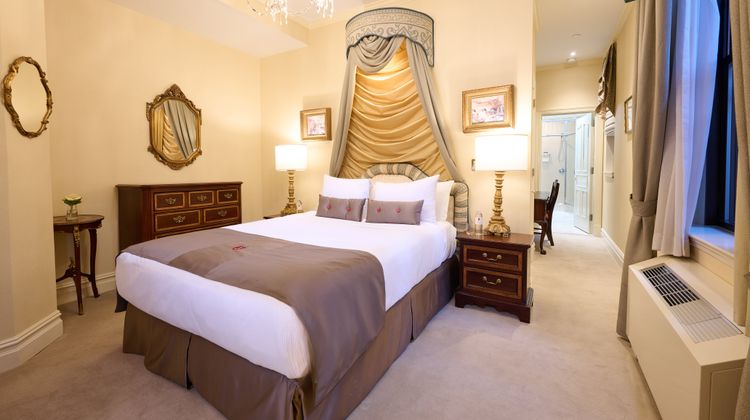 Fitzpatrick Grand Central Hotel Suite