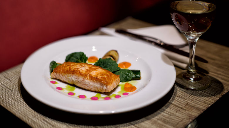 <b>Fitzpatrick Manhattan Hotel Restaurant</b>. Images powered by <a href="https://www.leonardoworldwide.com/" title="Leonardo Worldwide" target="_blank">Leonardo</a>.