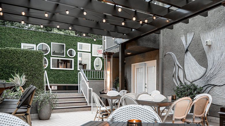 <b>Chamberlain West Hollywood Restaurant</b>. Images powered by <a href="https://www.leonardoworldwide.com/" title="Leonardo Worldwide" target="_blank">Leonardo</a>.