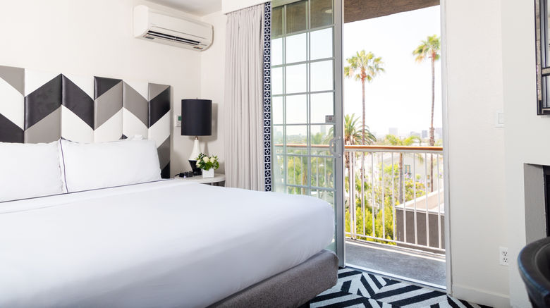 <b>Chamberlain West Hollywood Suite</b>. Images powered by <a href="https://www.leonardoworldwide.com/" title="Leonardo Worldwide" target="_blank">Leonardo</a>.