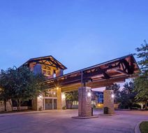 Lied Lodge & Conference Center Exterior