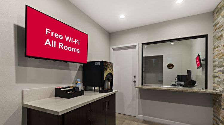 Red Roof Inn Los Angeles-Wilmington, CA Lobby