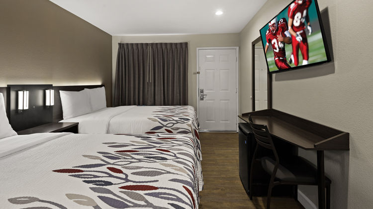 Red Roof Inn Los Angeles-Wilmington, CA Room