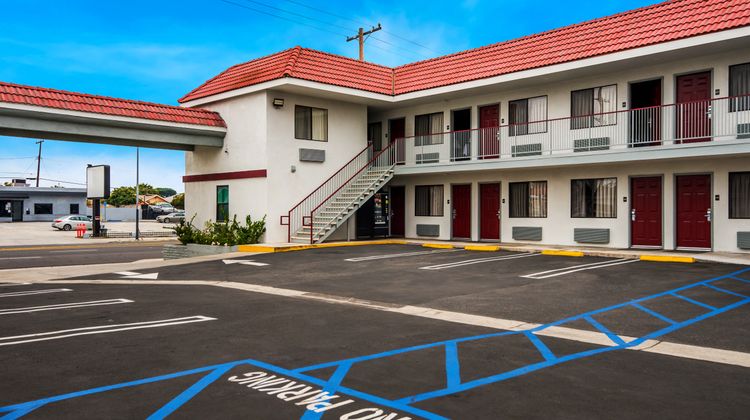Red Roof Inn Los Angeles-Wilmington, CA Exterior
