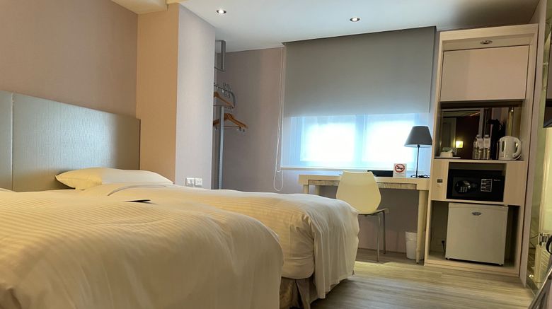 <b>Forward Hotel Taipei Room</b>. Images powered by <a href="https://www.leonardoworldwide.com/" title="Leonardo Worldwide" target="_blank">Leonardo</a>.