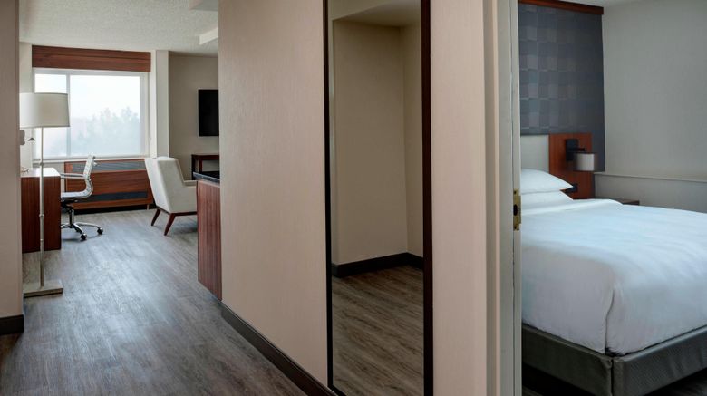 <b>Detroit Marriott Southfield Suite</b>. Images powered by <a href="https://www.leonardoworldwide.com/" title="Leonardo Worldwide" target="_blank">Leonardo</a>.