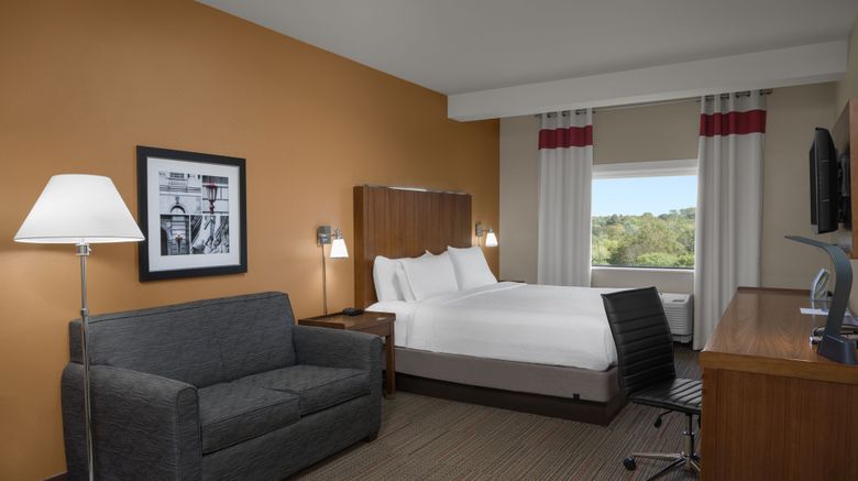 <b>Four Points by Sheraton Newark Room</b>. Images powered by <a href="https://www.leonardoworldwide.com/" title="Leonardo Worldwide" target="_blank">Leonardo</a>.