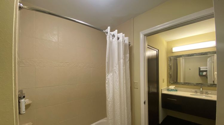 Staybridge Suites Liverpool/Syracuse Room