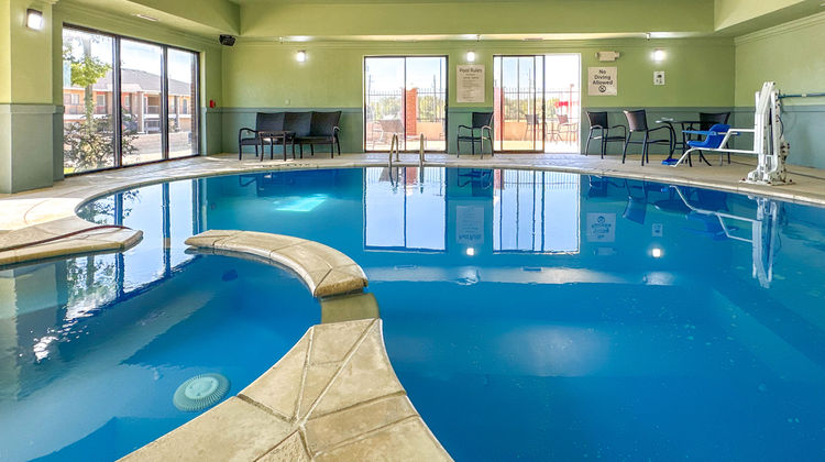 Holiday Inn Express Hotel/Suites Ennis Pool