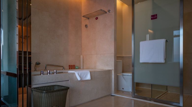 <b>Crowne Plaza Nanchang Riverside Room</b>. Images powered by <a href="https://www.leonardoworldwide.com/" title="Leonardo Worldwide" target="_blank">Leonardo</a>.