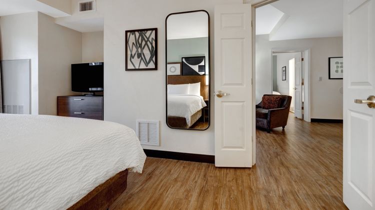 Staybridge Suites Tallahassee I-10 East Room