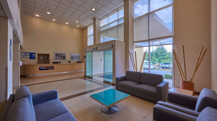 City Express by Marriott Puebla Finsa Lobby