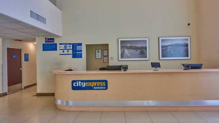 City Express by Marriott Puebla Finsa Lobby