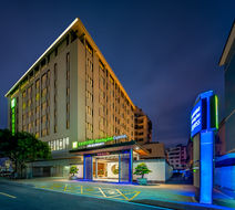 Holiday Inn Express Guishan Island Exterior