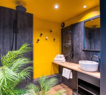 Cowool Avignon Room