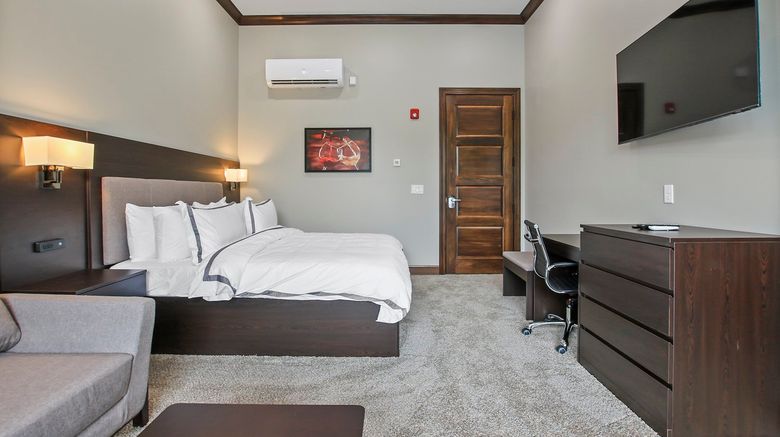 <b>The Resort at Lake of the Ozarks Room</b>. Images powered by <a href="https://www.leonardoworldwide.com/" title="Leonardo Worldwide" target="_blank">Leonardo</a>.