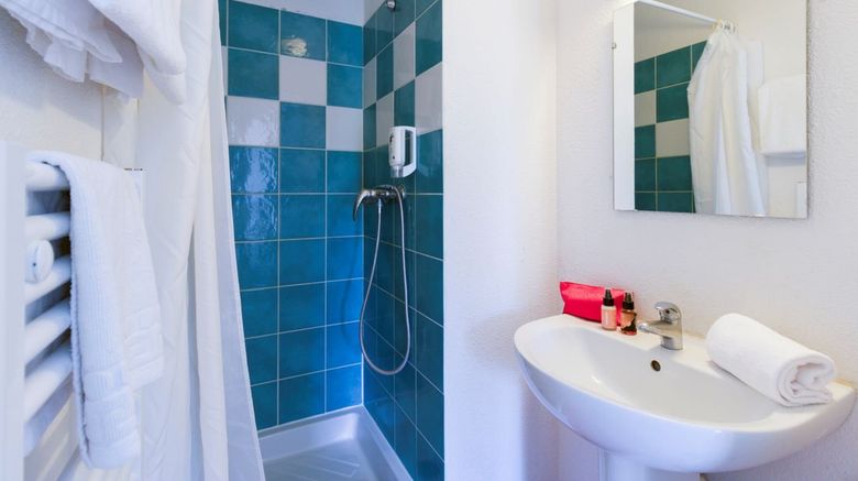 <b>Garden & City Lyon-Marcy L'Etoile Room</b>. Images powered by <a href="https://www.leonardoworldwide.com/" title="Leonardo Worldwide" target="_blank">Leonardo</a>.