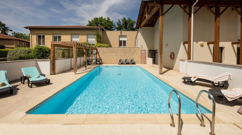 <b>Garden & City Lyon-Marcy L'Etoile Pool</b>. Images powered by <a href="https://www.leonardoworldwide.com/" title="Leonardo Worldwide" target="_blank">Leonardo</a>.