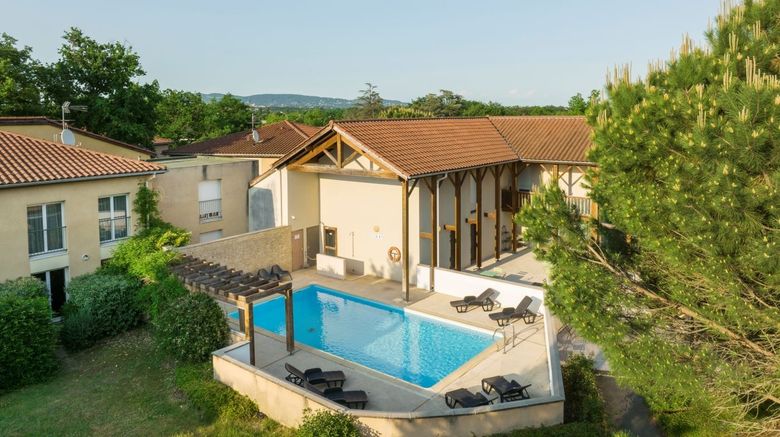 <b>Garden & City Lyon-Marcy L'Etoile Pool</b>. Images powered by <a href="https://www.leonardoworldwide.com/" title="Leonardo Worldwide" target="_blank">Leonardo</a>.