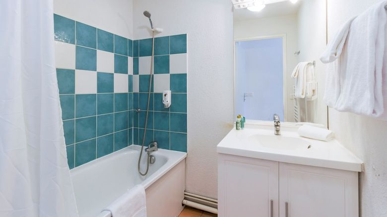 <b>Garden & City Lyon-Marcy L'Etoile Room</b>. Images powered by <a href="https://www.leonardoworldwide.com/" title="Leonardo Worldwide" target="_blank">Leonardo</a>.