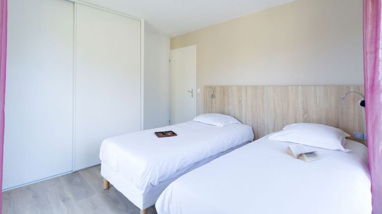 <b>Garden & City Lyon-Marcy L'Etoile Room</b>. Images powered by <a href="https://www.leonardoworldwide.com/" title="Leonardo Worldwide" target="_blank">Leonardo</a>.